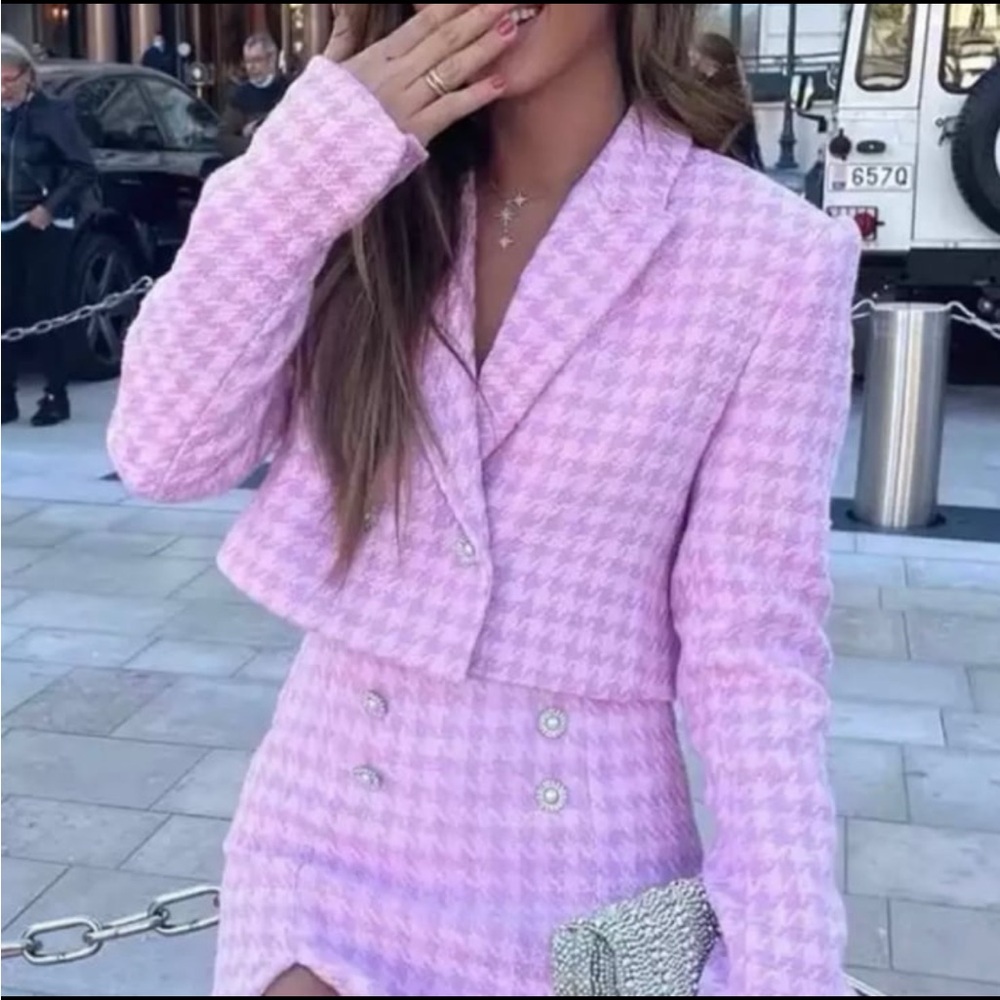 SOLD Zara Barbie Pink Houndstooth Cropped Blazer and Skort Set - Picture 3 of 16